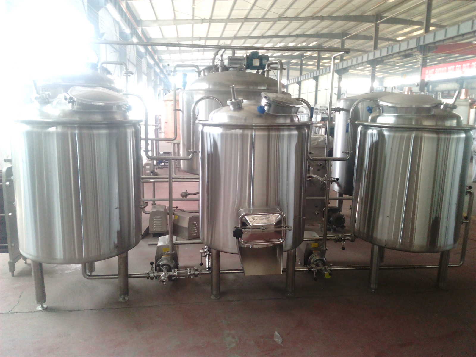 Carbonated soft drink filling equipment